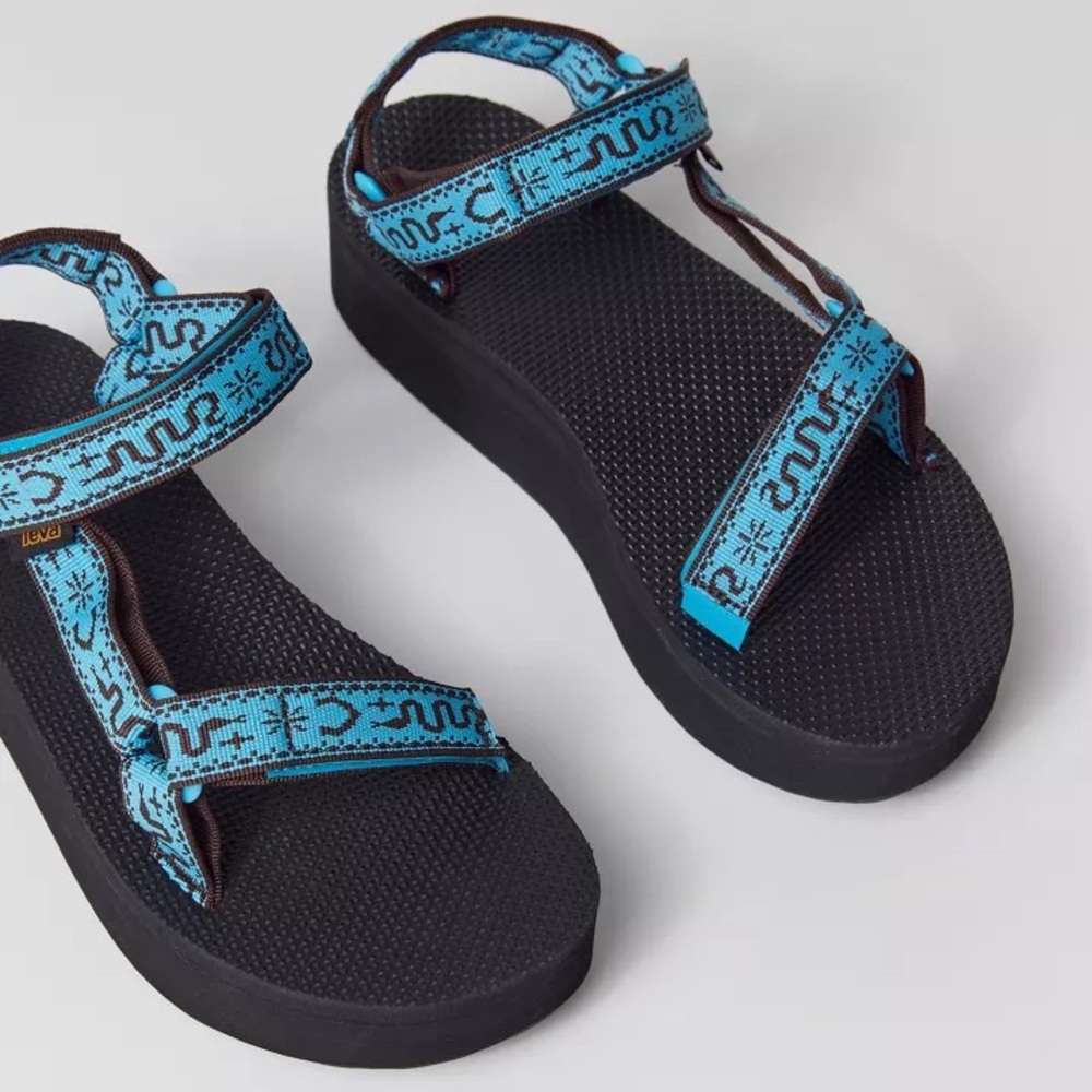 Teva Flatform Universal Sandals Bandana Aquarius Blue Snake Print Thick Platform